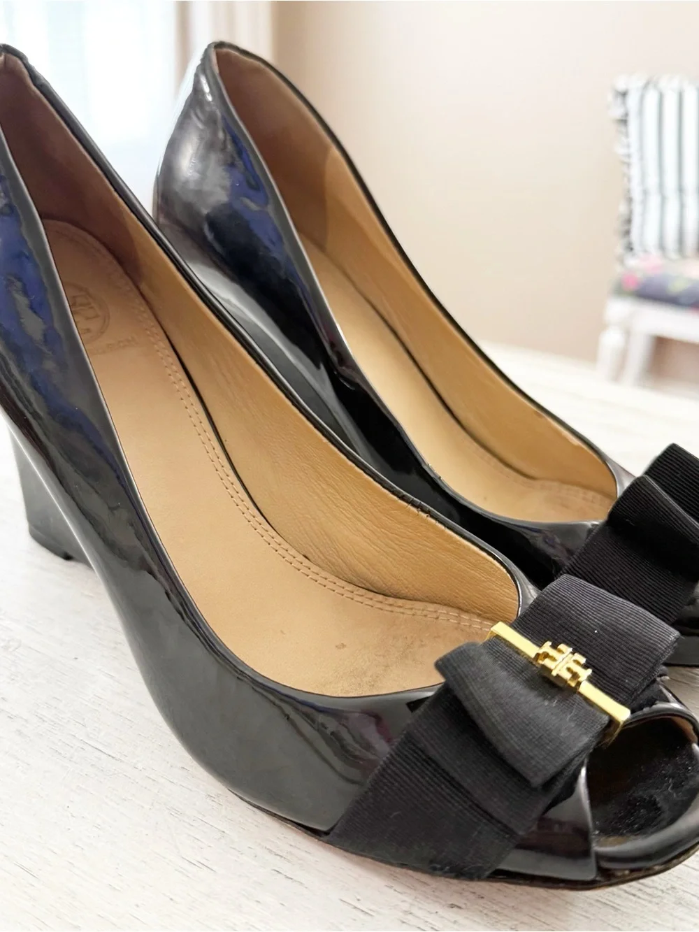 Tory Burch Black Patent Peep-Toe Wedge Pumps w Grosgrain Bow and Gold Logo 8.5M